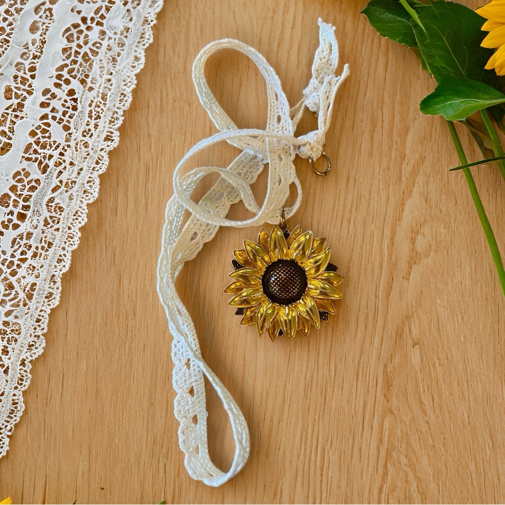 Sunflower Pendant Knit Ribbon Necklace and Earrings Set - Picture 10 of 17